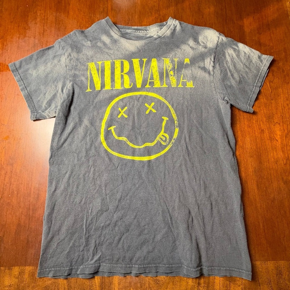 Nirvana Smiley Face Logo Bleach Wash Graphic Band T-Shirt Medium